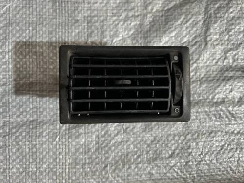 Дефлектор повітря з панелі, торпеди VW T4 701819729 VAG Фольксваген Т4-2