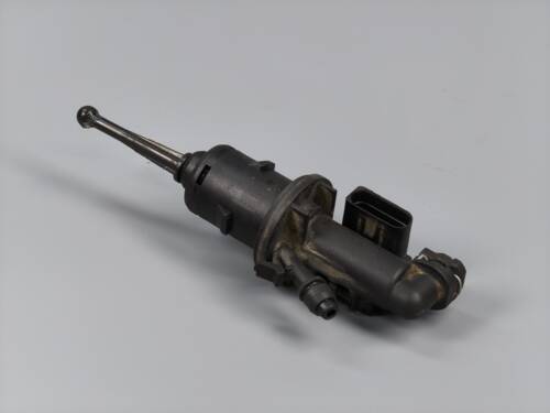 Головний циліндр зчеплення 1.4 TSI 3C0721388J VAG Фольксваген Пассат B7