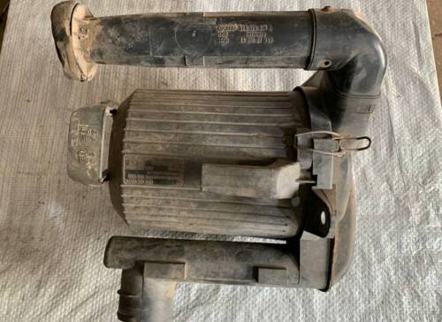 Корпус воздушного фильтра 1990-2003 VW T4 044129607M VAG Фольксваген Т4 Корпус воздушного фильтра 1990-2003 VW T4 044129607M VAG Фольксваген Т4