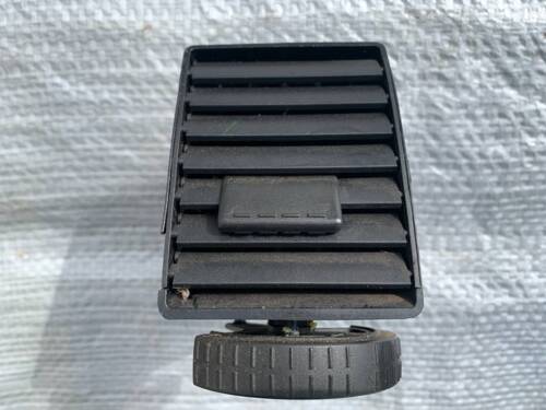 Дефлектор в панель правий центральний VW T5 7H0815706C VAG Фольксваген Т5