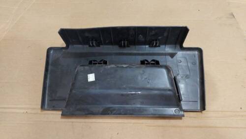 Накладка, кришка, заглушка сидіння чорна VW T5 7H0881697B VAG Фольксваген Т5-2