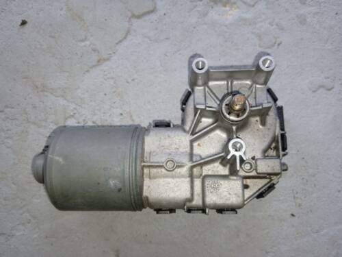 Моторчик двірників 3' E90 LCI  2.0 дизель N47 2005-2013 седан 67636914577 БМВ, BMW