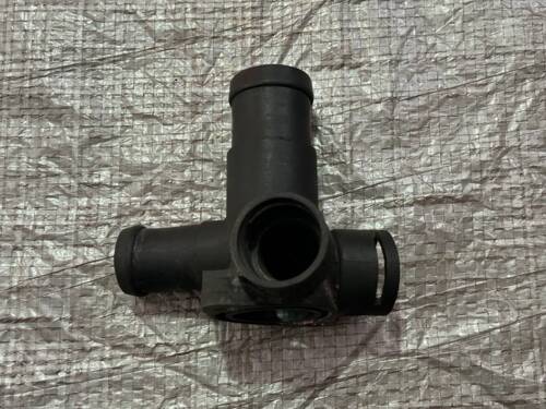 Флянец, тройник системы охлаждения VW T4 068121133AB VAG Volkswagen Т4