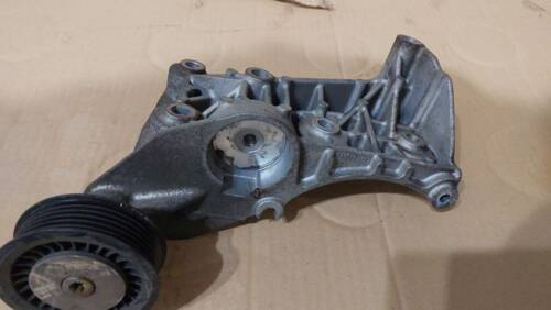Кронштейн кріплення генератора, навісного обладнання K9K 1.5DCI 8200663057 Рено Кенго