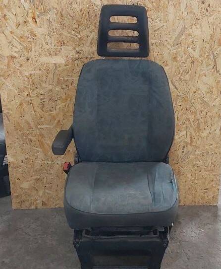 Сиденье переднее левое водительское с подлокотником 1312978080 1994- Ситроен Джампер 2