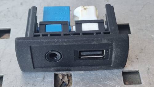 Гніздо, адаптер USB, AUX 2006+ 	A4478200087, G50286 906 Мерседес Спрінтер, Фольксваген Крафтер