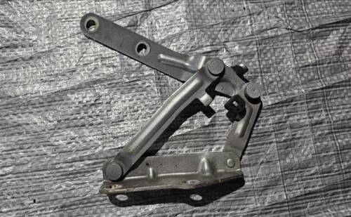 Петля, завіс капота права VW T5 7H0823302D VAG Фольксваген Т5