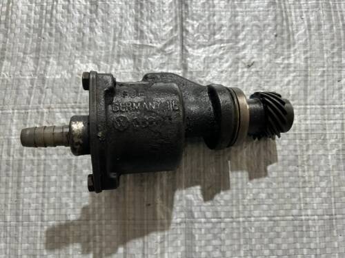 Вакуумный насос 1.9 VW T4 028207A VAG Фольксваген Т4