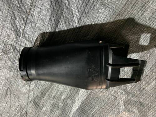 Патрубок дефлектора повітря VW T4 701819721A VAG Фольксваген Т4