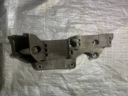 Кронштейн навісного обладнання, генератора VW T5 R045903143C VAG Фольксваген Т5