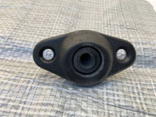 Фиксатор, направляющая боковой сдвижной дверки (на кузове) VW T4 701843637 VAG Volkswagen T4