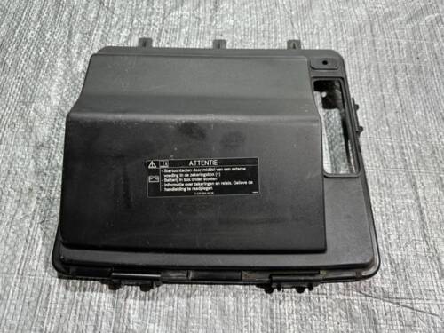 Кришка блоку запобіжників 2003-2010 2.2 CDI OM 646 A6395450303 639 Мерседес Віто