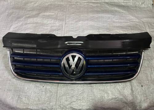 Решітка радіатору передня(в кольорі, уточняйте) VW T5 7H0807101/8 VAG Фольксваген Т5