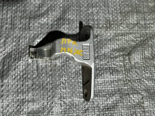 Петля, завіс дверки передньої правої нижня, низ(на дверці)  VW T5 7H0831412A-1 VAG Фольксваген Т5