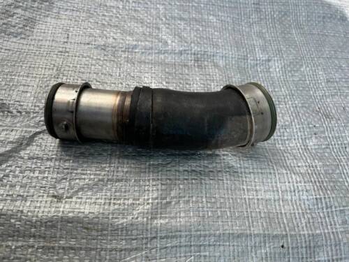 Патрубок интеркулера выход из турбины 2.5 VW T5 7H0145555C VAG Volkswagen T5