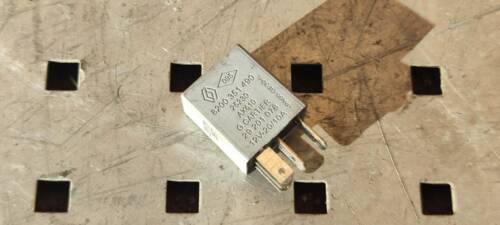 Реле 5 контактів 8200351490 Рено