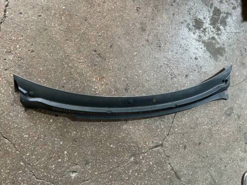 Накладка під лобове скло, жабо (4 отвори) VW T5 7H0819403A VAG Фольксваген Т5