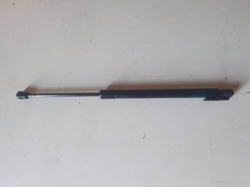 Амортизатор кришки багажнику, ляди 2002-2007 GN7L62620A, 017881 Мазда 6