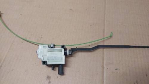 Замок лючка бака 3' E90 LCI  2.0 дизель N47 2005-2013 седан 67116985880 БМВ, BMW