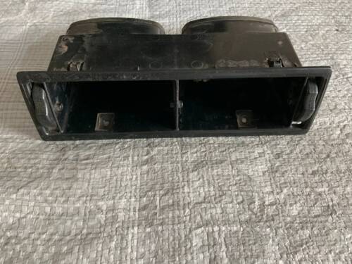 Корпус дефлектора обдува с панели, торпеды (двойной) VW T4 ZSB 191819703 VAG Volkswagen Т4