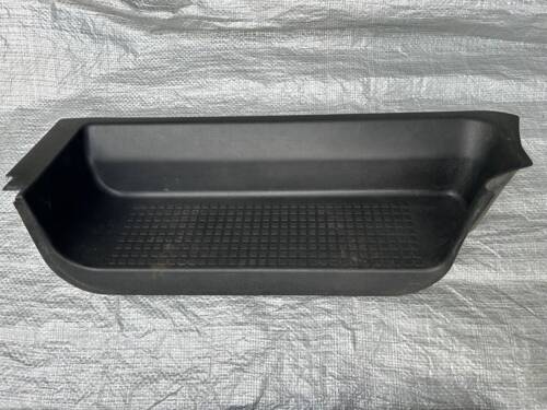 Накладка порогу, підножка внутрішня передньої правої дверки VW  T4 705863736 WAG Фольксваген Т4