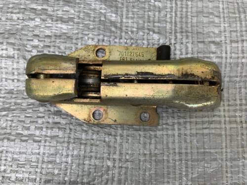 Фіксатор, ответка обмежувача задніх дверей, розпашонка VW T4 701827545 VAG Фольксваген Т4