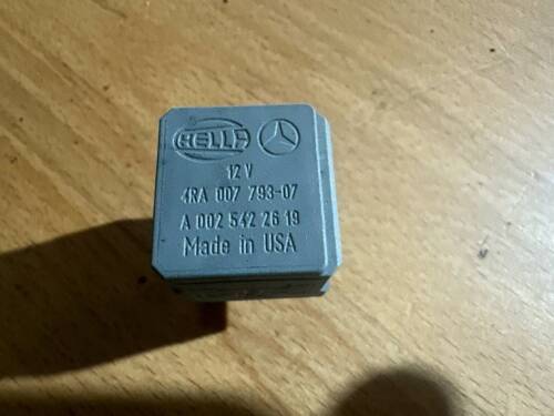 Реле стартера електричне A0025422619 Мерседес