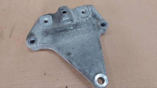 Кронштейн кріплення КПП, коробки передач 1.4 TSI 1K0199117BB VAG Фольксваген Гольф
