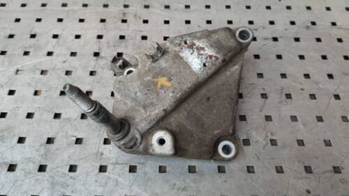 Кронштейн кріплення КПП, коробки передач K9K 1.5DCI 8200407084 Рено Кенго