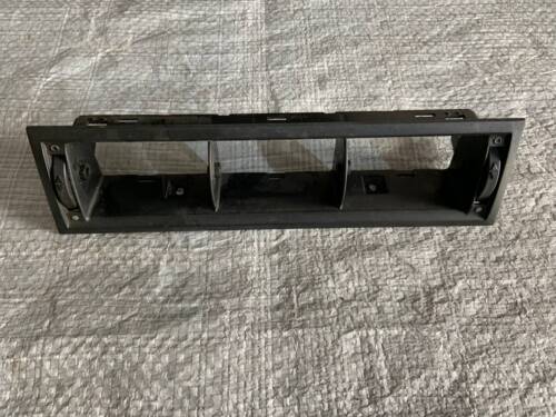 Корпус дефлектора обдуву з панелі, торпеди(3 секції) VW T4 7D1819703A VAG Фольксваген Т4