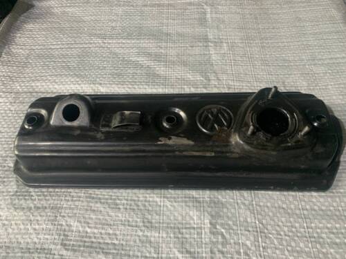 Клапанная крышка 1.9 VW T4 028103469B VAG Фольксваген Т4