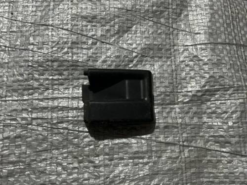 Заглушка рельси, салазки бокової здвижної дверки права VW T4 701843884B VAG Фольксваген Т4