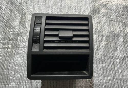 Дефлектор в панель правый VW T5 7E0819204 VAG Volkswagen Т5