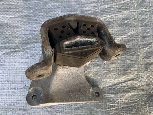 Подушка, опора двигателя, КПП левая 2.5 VW T5 7E0399151C VAG Volkswagen T5