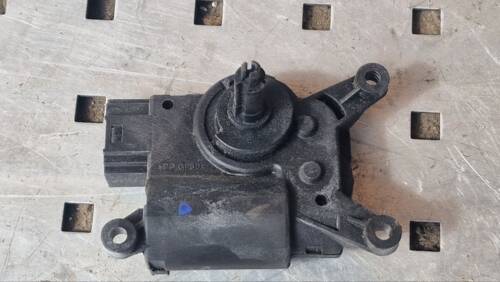 Привід, моторчик заслонки пічки кроковий двигун пічки BEHR V3270002 90.25846  30.93845 0132801373 2006+ 906 Мерседес Спрінтер, Фольксваген Крафтер-2