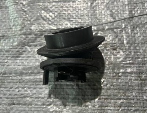 Флянець маслозаливної горловини, горловина 1.9 VW T5 038115301A VAG Фольксваген Т5
